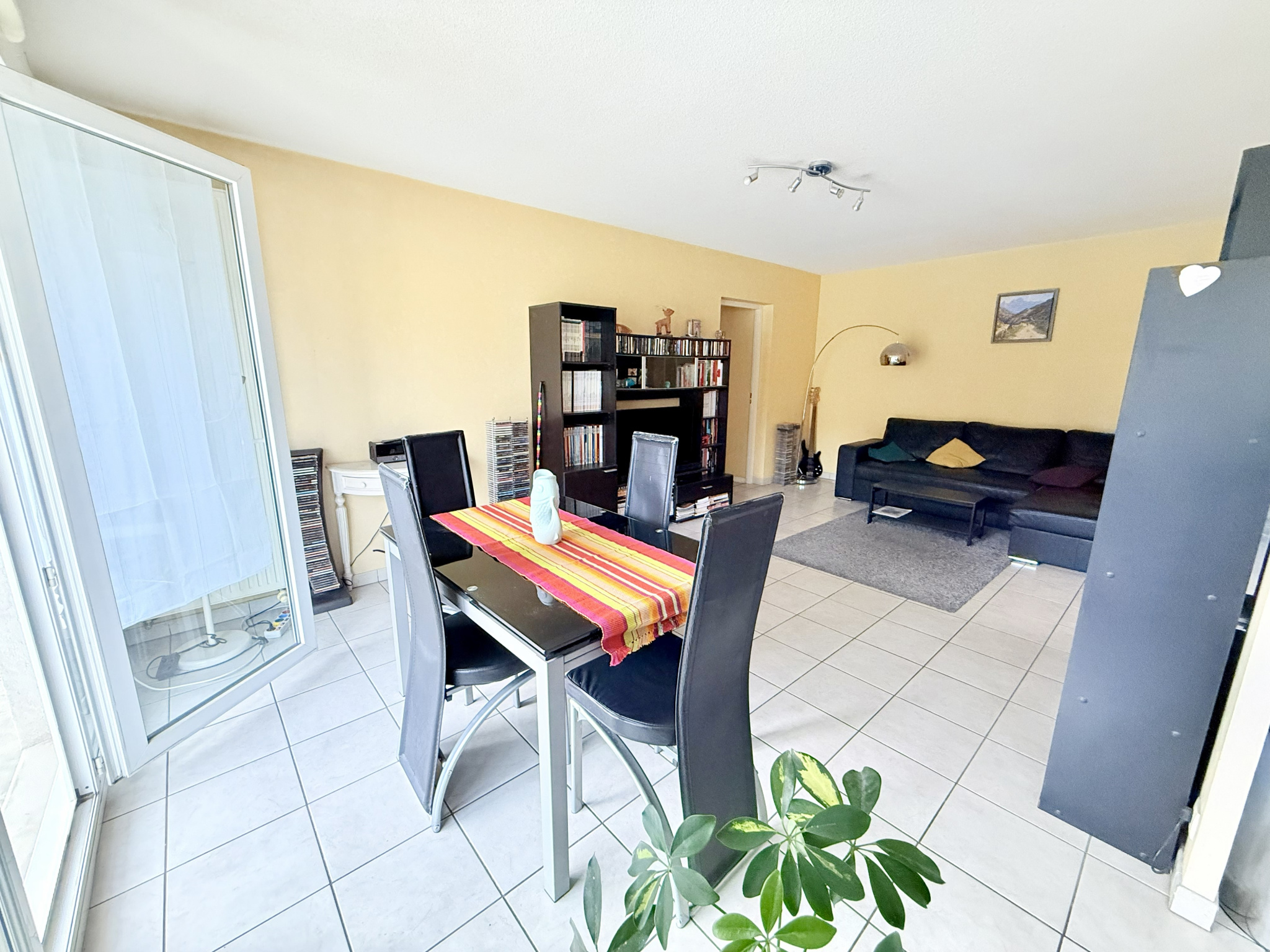 La Motte servolex, lumineux T3 de 69,5m2 avec terrasse, sans vis à vis